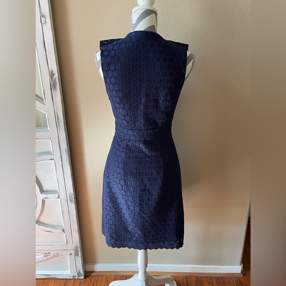 Shoshanna Dress - Sleeveless Navy Ruffled Sheath Dress - Size: 6 - Picture 4 of 10